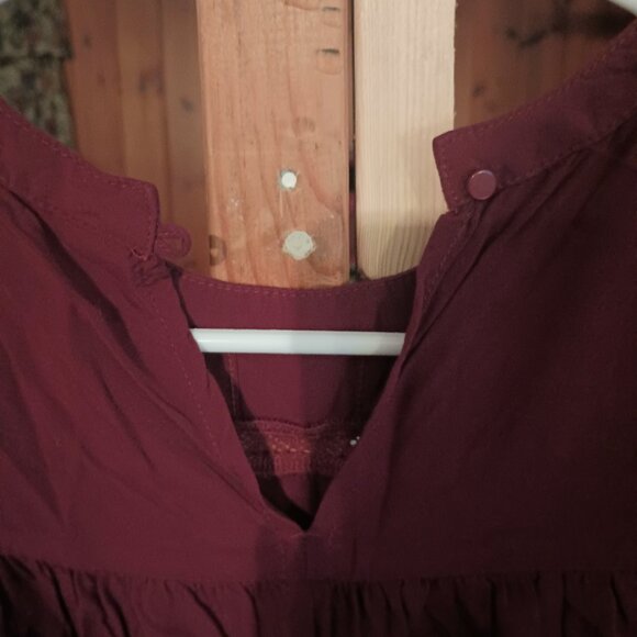 Maroon tank - Picture 3 of 5